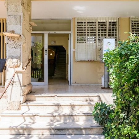 Sea View 2 Bedroom Apartment With Bomb Shelter Tel Aviv Eksteriør billede