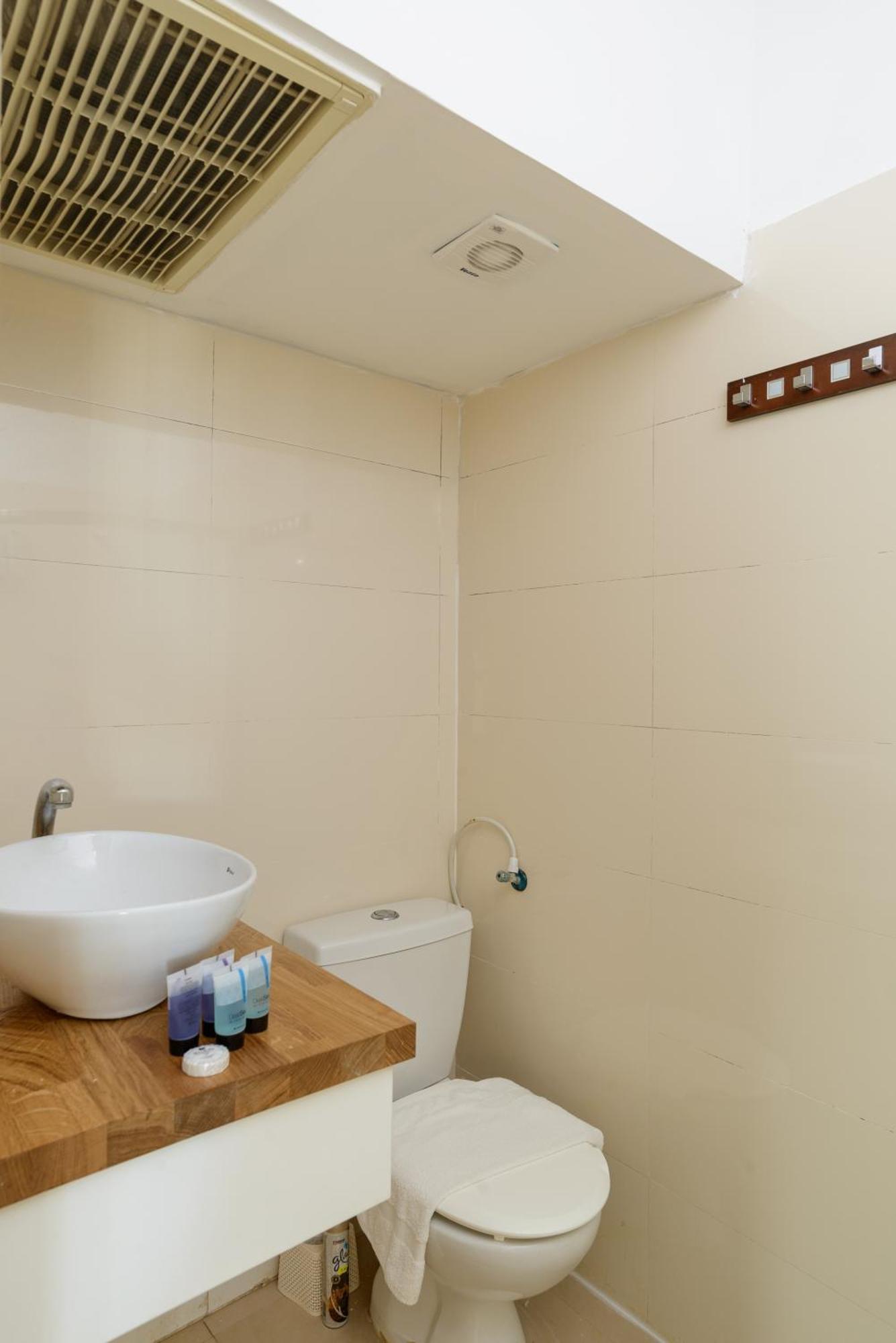 Sea View 2 Bedroom Apartment With Bomb Shelter Tel Aviv Eksteriør billede