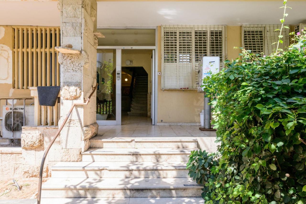 Sea View 2 Bedroom Apartment With Bomb Shelter Tel Aviv Eksteriør billede