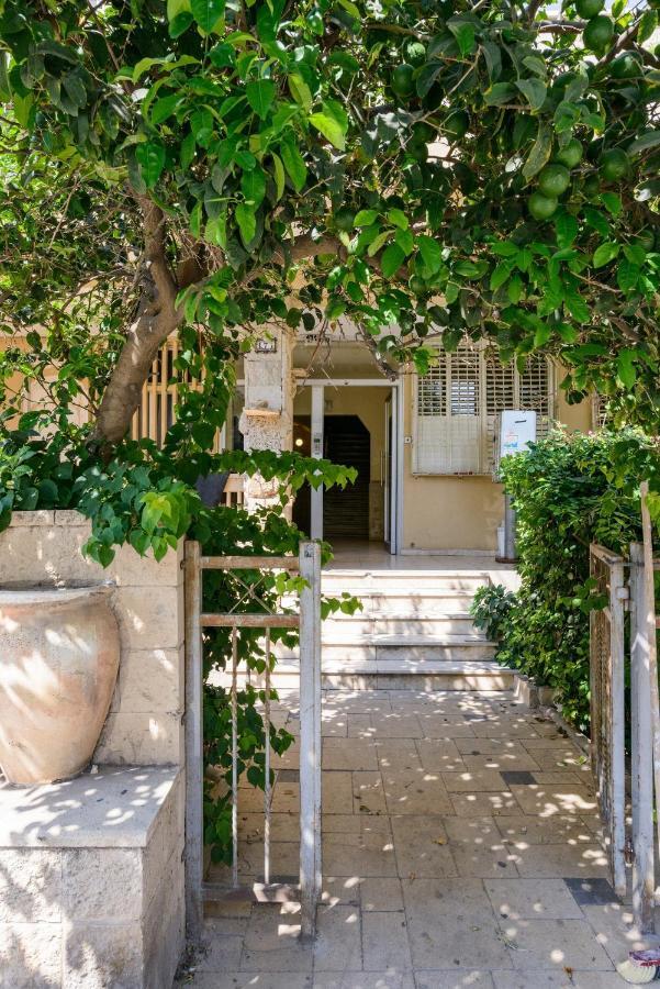Sea View 2 Bedroom Apartment With Bomb Shelter Tel Aviv Eksteriør billede